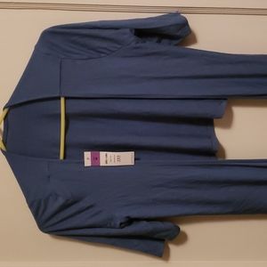 Medium wrap around top